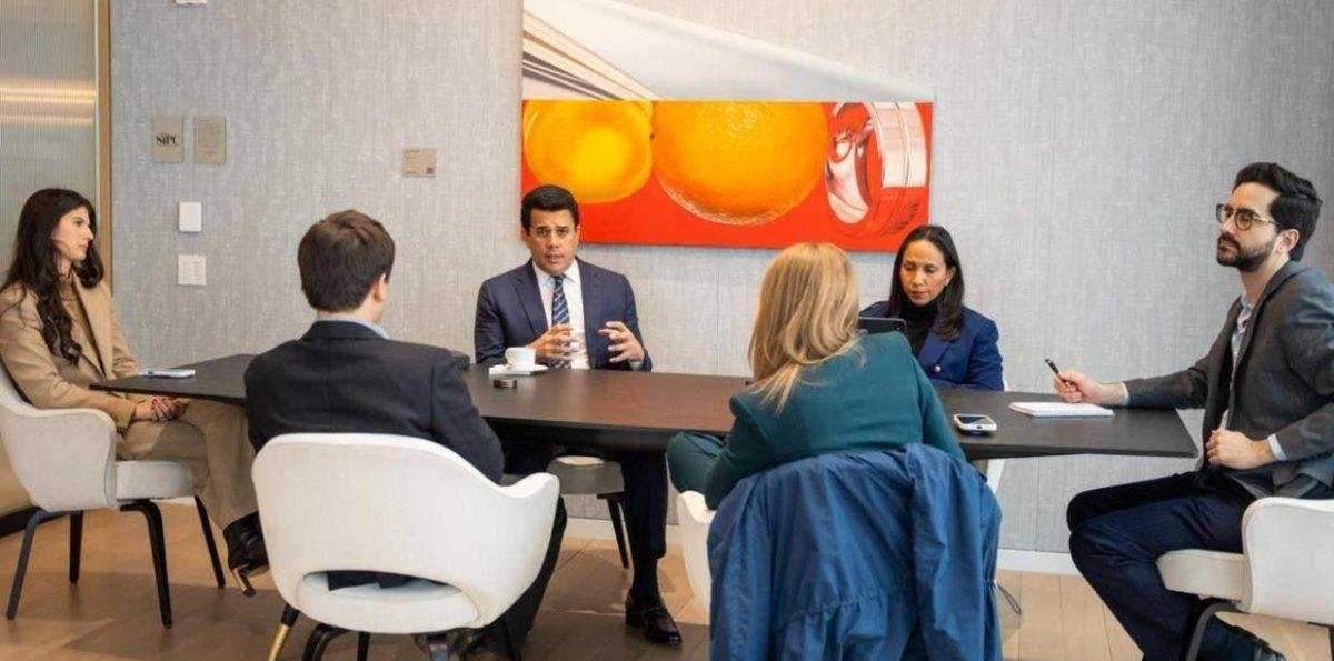 Banqueros globales se reúnen con David Collado