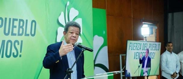 Leonel Fernández arremete contra el PRM por el alto costo de la vida y el escándalo de Senasa