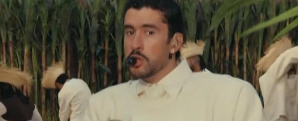 Bad Bunny continúa con su gira de conciertos tras su éxito global en el Super Bowl