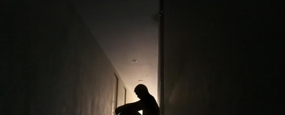 Investigan en India el suicidio de tres hermanas a las que se privó de teléfono móvil