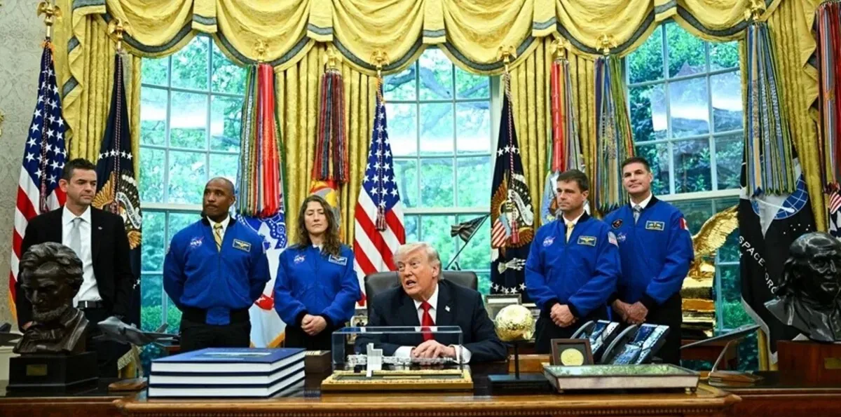 Trump ordena explorar vías comerciales para enviar humanos a Marte
