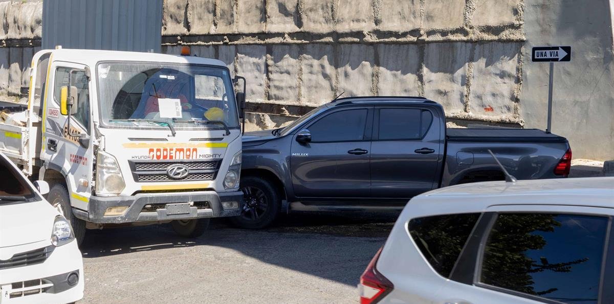 Conductores denuncian aumento de accidentes tras cambio vial en la marginal de la autopista Duarte