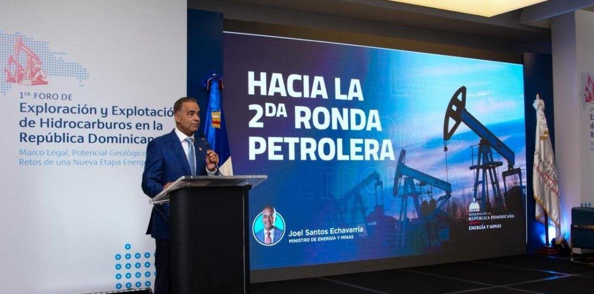 Ministro Joel Santos anuncia segunda ronda petrolera se iniciará en noviembre