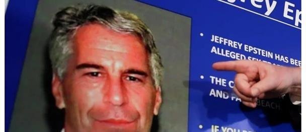 Sobreviviente de Epstein critica omisión de archivos y denuncia "secretismo"