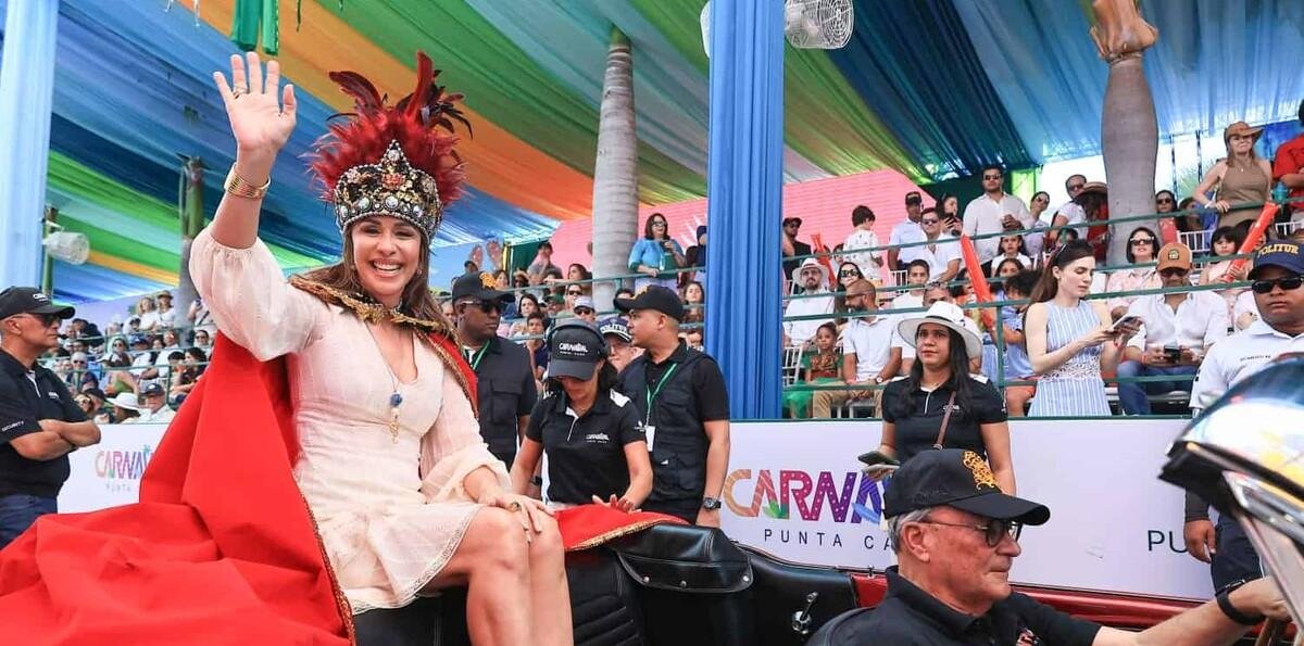 Mariasela Álvarez es coronada Reina Momo del Carnaval de Punta Cana 2026