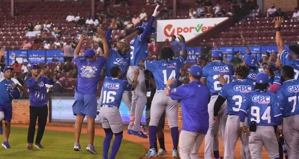 Licey aplasta Gigantes; Escogido y Toros triunfan en beisbol RD