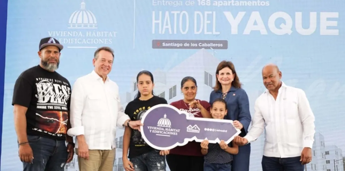 Gobierno entrega 168 viviendas en Santiago; invierte $1,017.5 MM