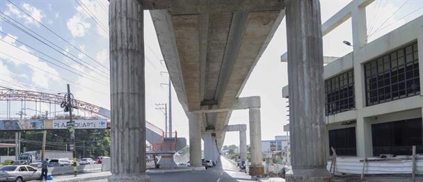 Confusión vial y señalización deficiente generan accidentes en la marginal de la Autopista Duarte