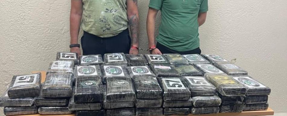 Arrestan a dos serbios e intervienen 75 paquetes de presumible cocaína en aeropuerto de Punta Cana