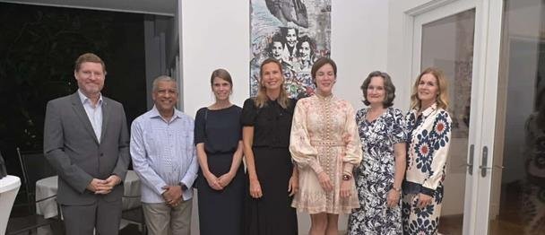 La Embajadora de Alemania realiza un encuentro cercano con la prensa