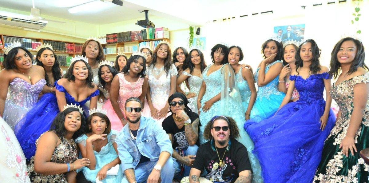 Entre coronas y sueños: 21 quinceañeras de Las Cañitas reciben apoyo para su futuro