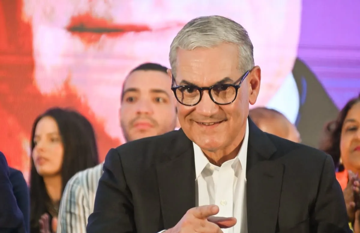 Gonzalo Castillo expresa desacuerdo con suspensión de consulta del PLD; dice que continuará su proyecto