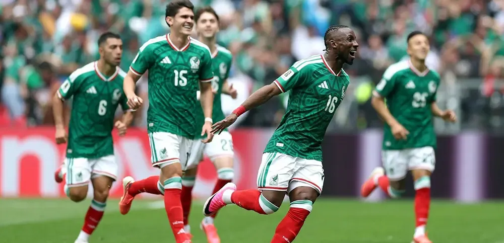México gana por primera vez un juego inaugural