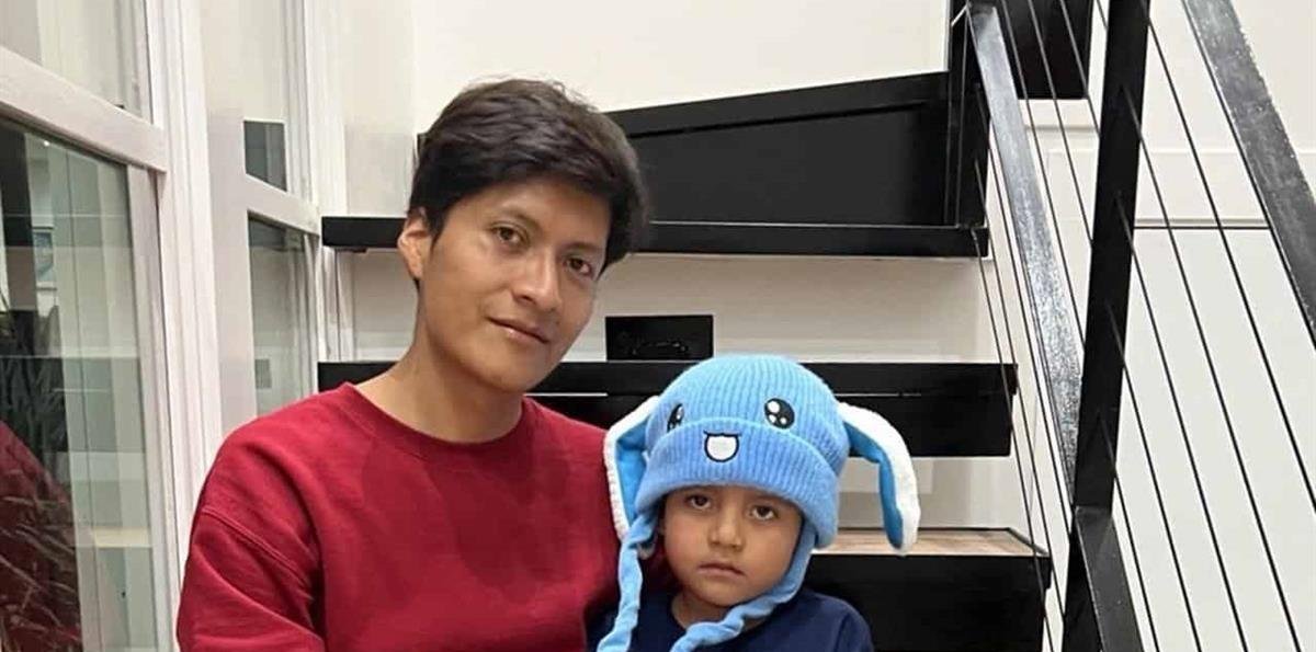 Liam Conejo Ramos, de 5 años, y su padre regresan a Mineápolis desde un centro de detención de Texas