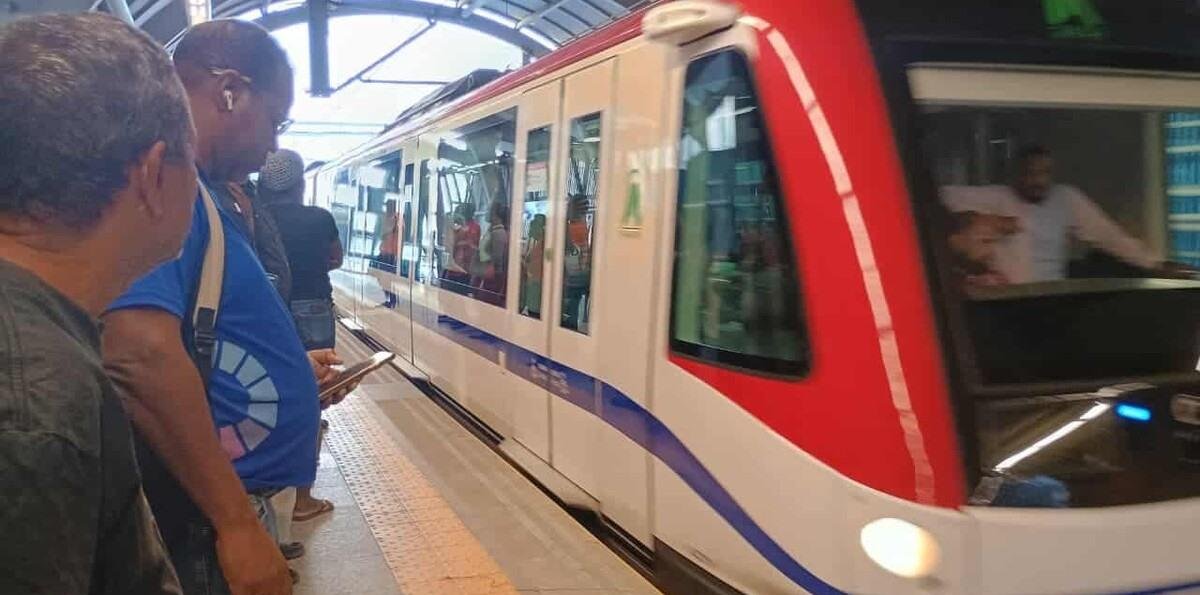 Dejar el vehículo en la casa para irse en el Metro: ¿qué prefieren residentes en Los Alcarrizos?