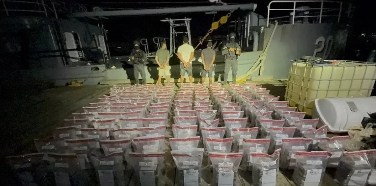 Autoridades incautan en Baní otro alijo de cocaína