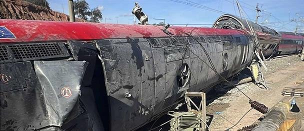 Se elevan a 41 los muertos en el accidente de dos trenes en España
