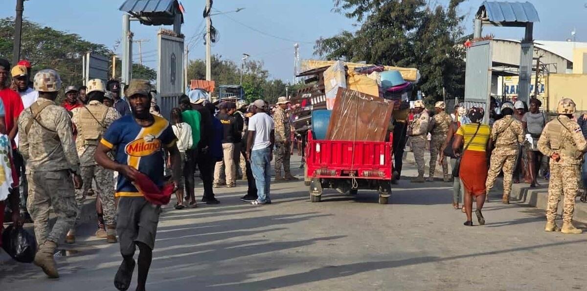 Nueva tarifa para triciclos que transportan mercancías desde RD hacia Haití causa crisis