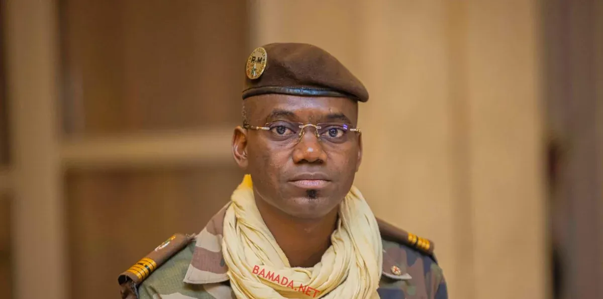 Muere ministro de Defensa de Mali en atentado con explosivos