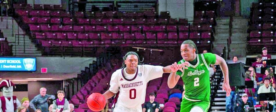 Danny Carbuccia lidera la conferencia Mid American de la NCAA en asistencias