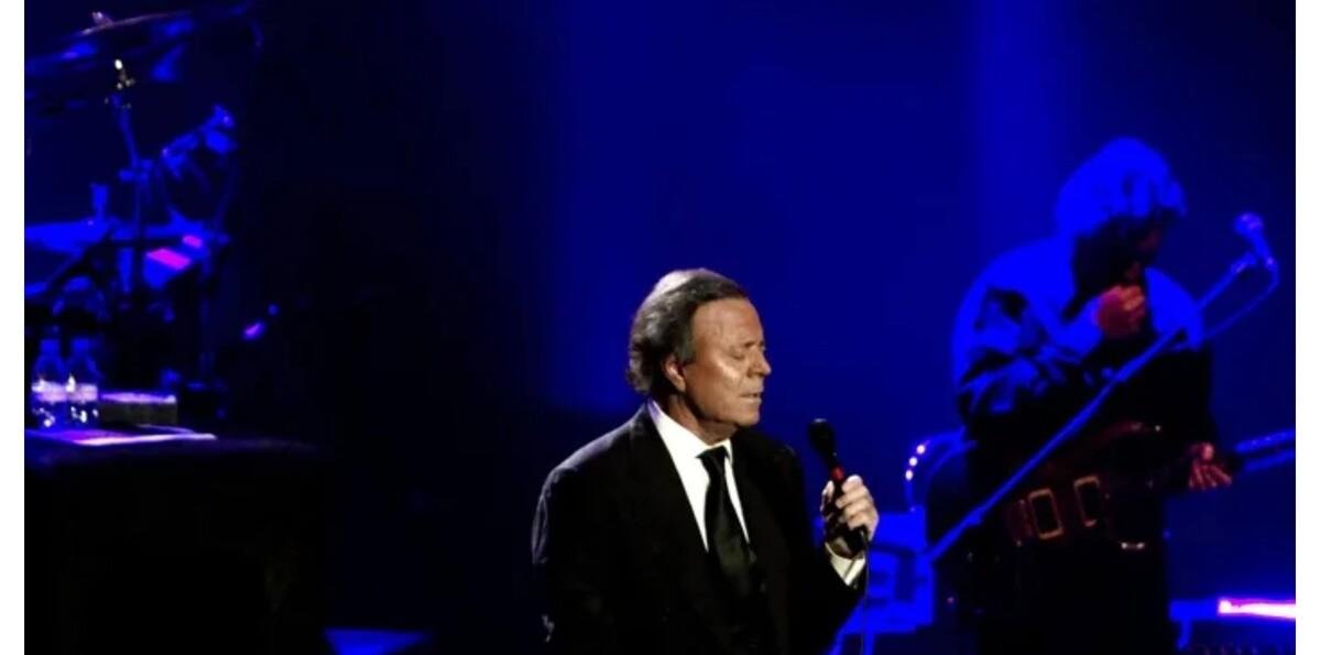 Julio Iglesias denuncia a "eldiario.es" y le acusa de elaborar un "montaje periodístico"