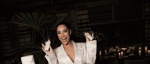 La pareja de Romeo Santos se estrena como empresaria cosmética