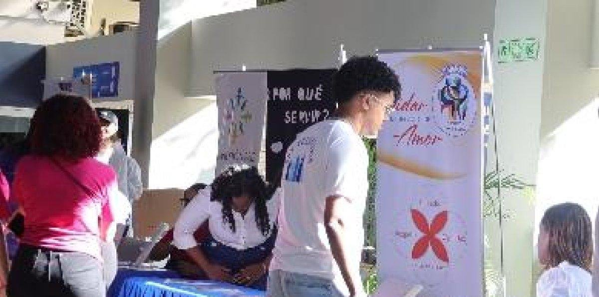 Unibe realiza feria de voluntarios para lupus