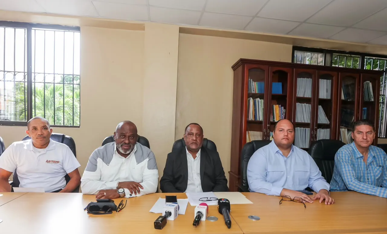 CNTD respalda a trabajadores Miches y orden playa Esmeralda