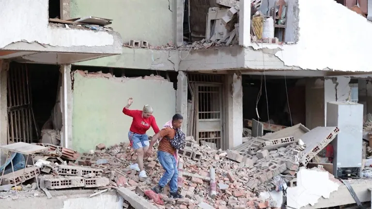 Fuerte réplica de sismo sacude la zona central de Venezuela