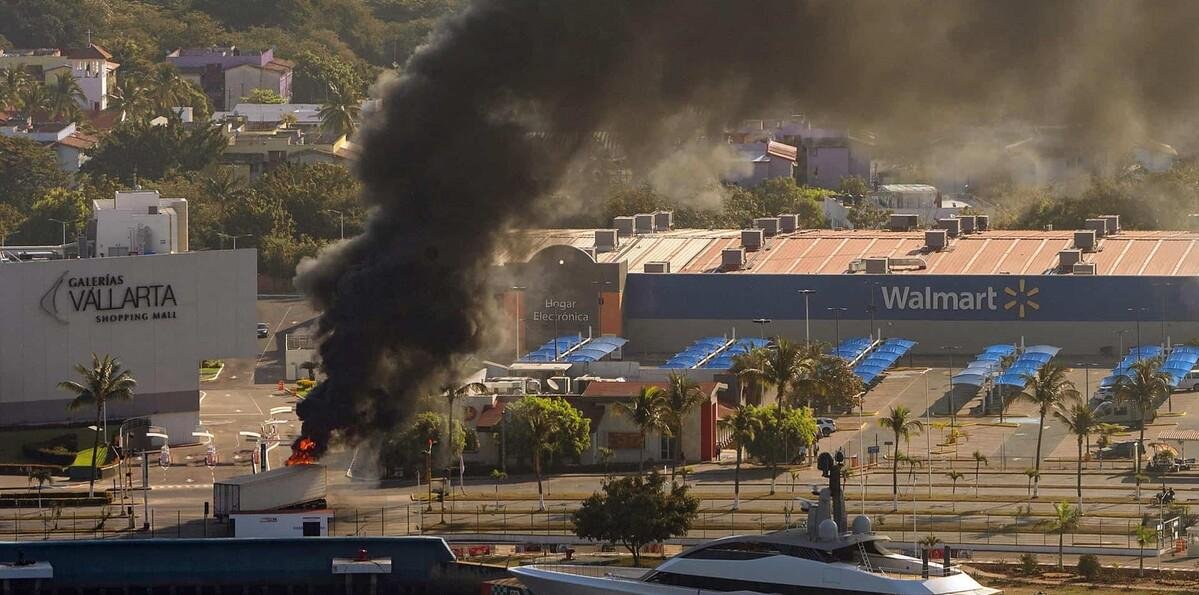 Ola de violencia sacude México después de la muerte del narco "El Mencho" Oseguera