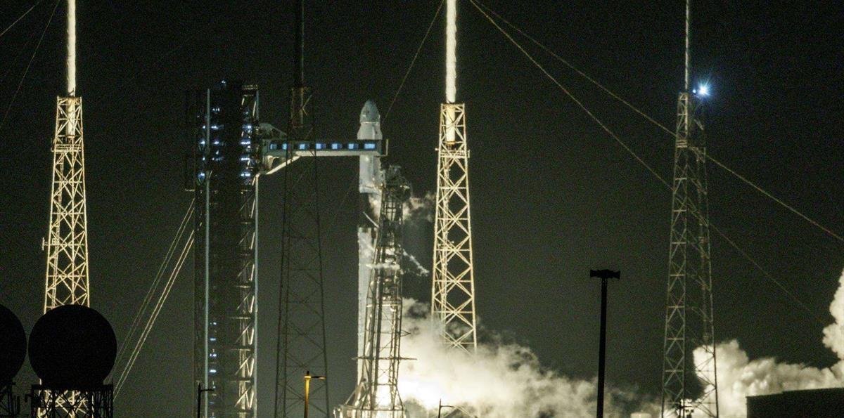 Despega con éxito la misión Crew-12 de relevo tras una emergencia médica en la EEI