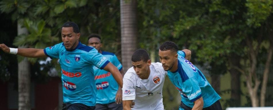 Cibao FC gana en Salcedo; Delfines vence a OyM