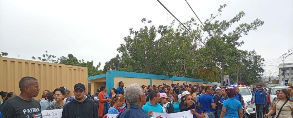 ADP se manifiesta en Santiago por carencias en centros educativos