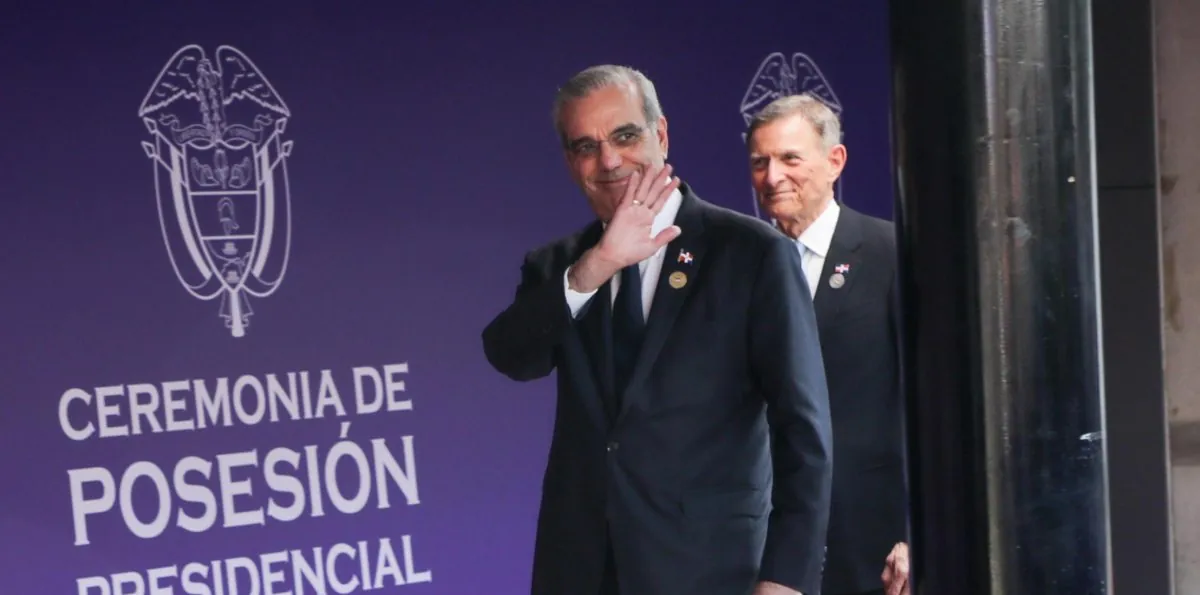 Luis Abinader participa en transmisión de mando presidencial de Abelardo de la Espriella en Colombia