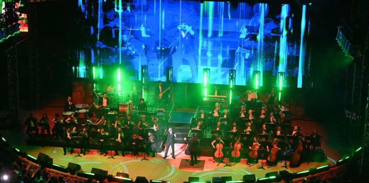 Yandel a otro nivel junto a orquesta Sinfónica Nacional