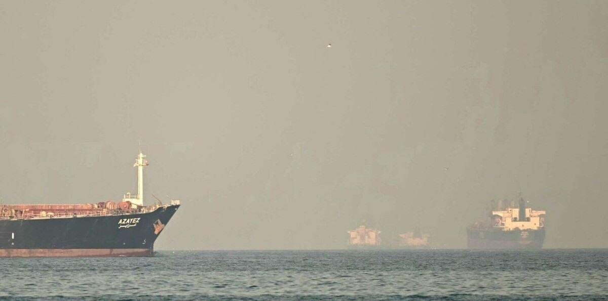 General iraní dice que incendiarán "cualquier barco" que cruce por el estrecho de Ormuz