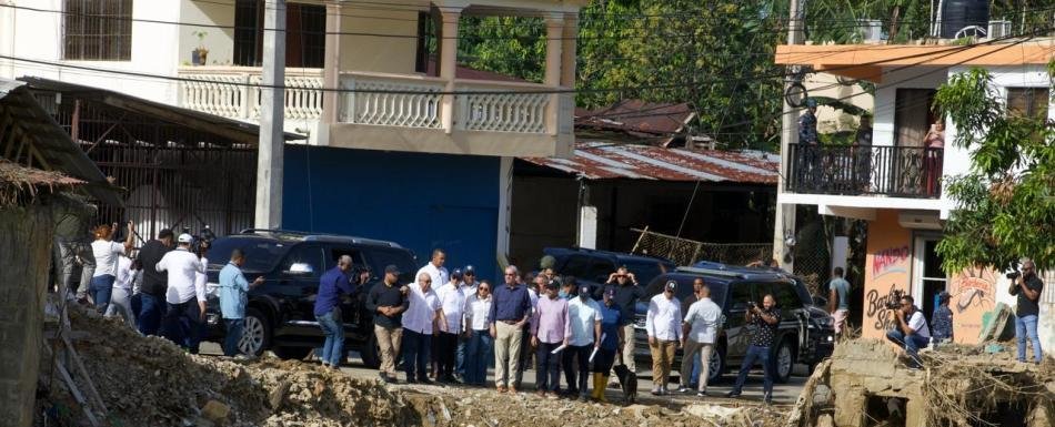 Gobierno indemnizará a familias y comerciantes afectadas por intensas lluvias en Gaspar Hernández