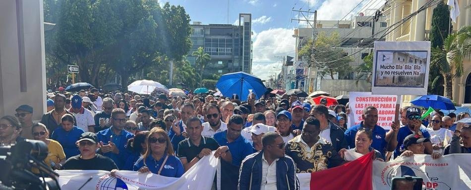 ADP paralizan docencia en el Cibao como reclamo a respuestas del Ministerio de Educación