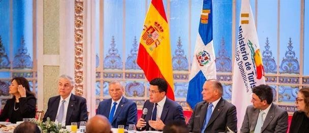 RD logra acuerdos por más de US$13,370 millones en Fitur 2026