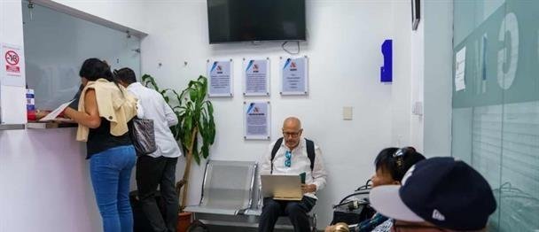 Migración emitió 48,648 permisos de viaje para menores en el 2025 y redujo su entrega a 24 horas