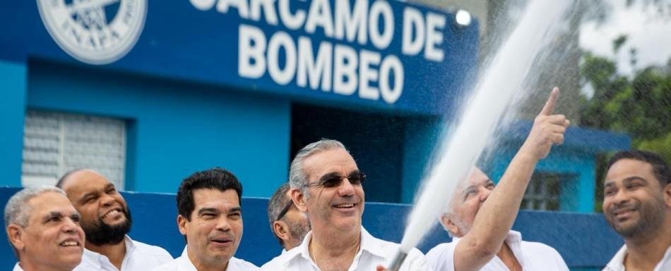 Abinader inaugura obras de agua en Santiago