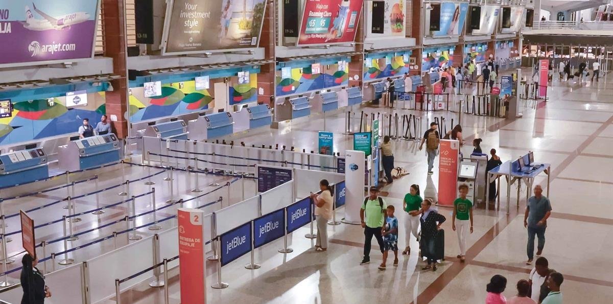 Alrededor de 25 vuelos cancelados desde y hacia RD por tormenta invernal Ernesto en EE. UU.