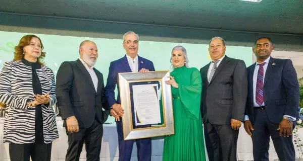 Comerciantes y mayoristas reconocen presidente Abinader
