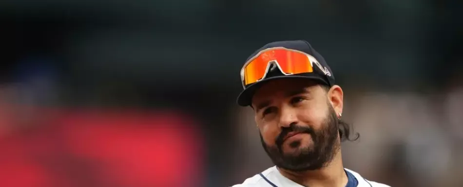 Eugenio Suárez pacta por un año y 15 millones con los Rojos