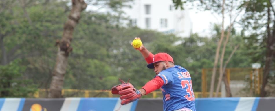 República Dominicana derrota al campeón Argentina en el panamericano de softbol