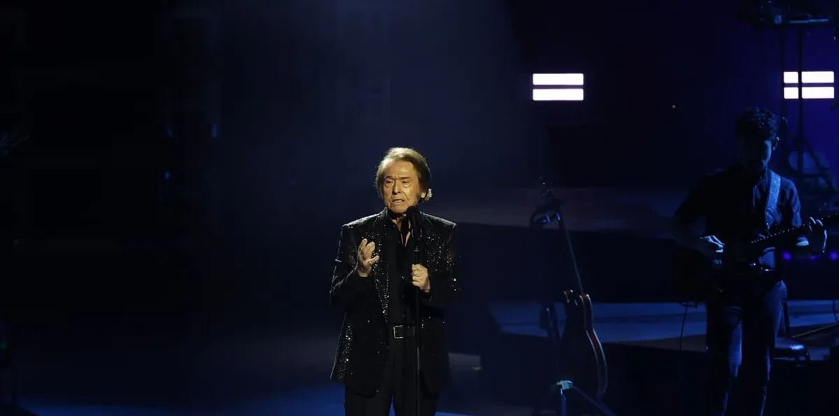 Raphael conmueve y promete volver tras una noche histórica