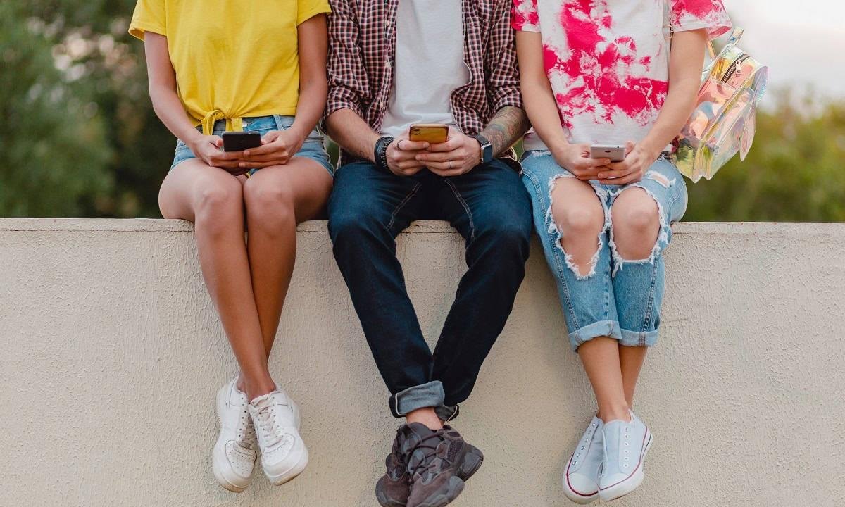 Francia: las redes sociales dañan la salud de los adolescentes