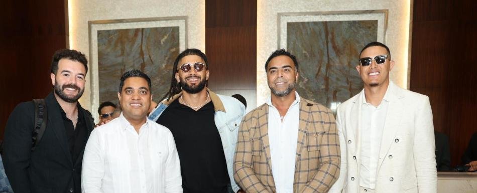 Ministro Kelvin Cruz recibe al equipo del Clásico Mundial de Béisbol