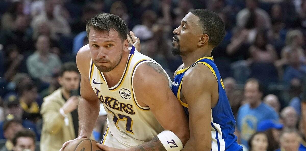 Doncic brilla en su cumpleaños y los Lakers arrollan a unos Warriors diezmados