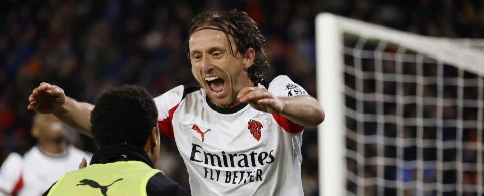 Golazo de Luka Modric le da el triunfo al Milan en la Serie A